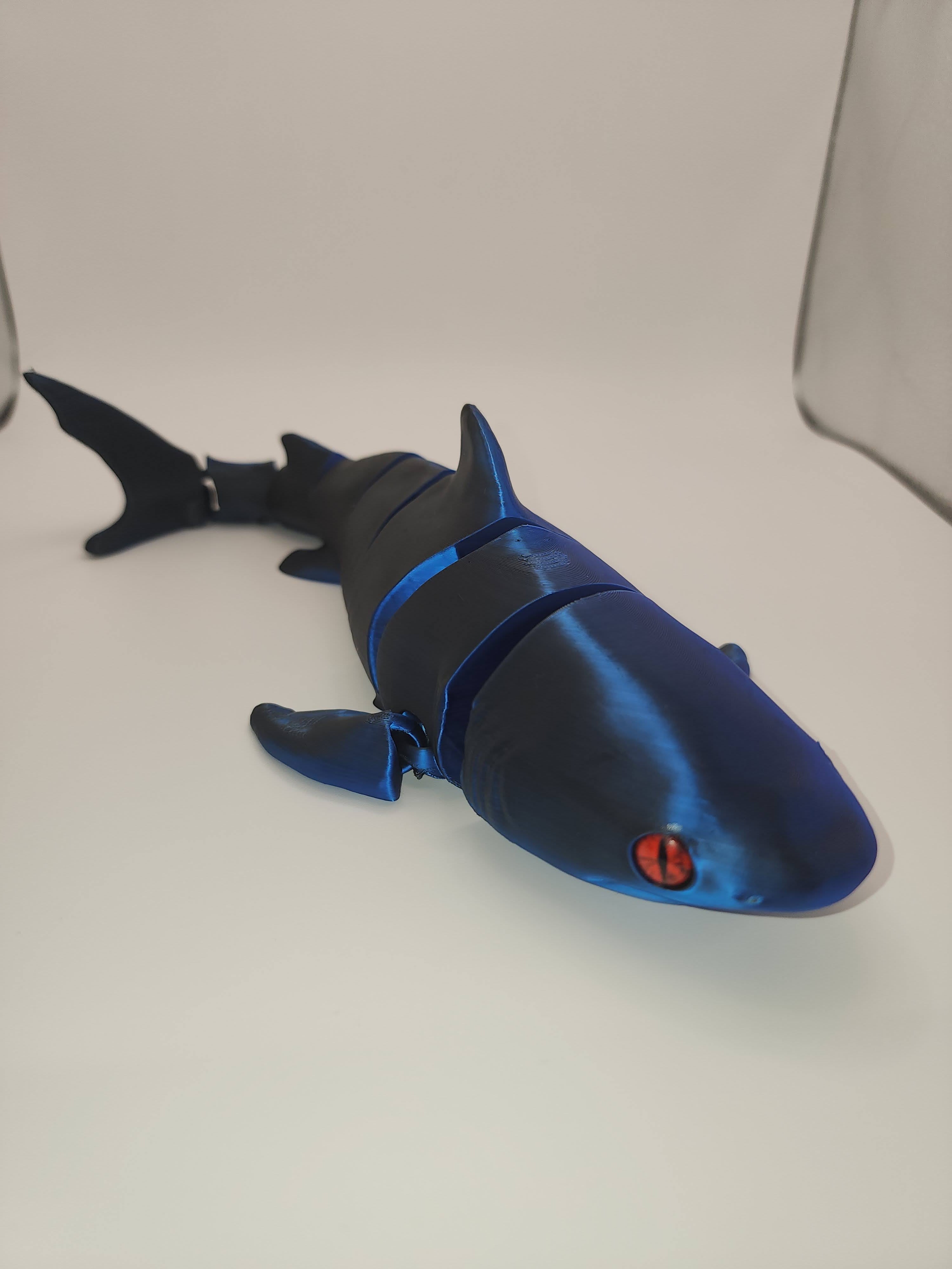 PetLinks Giant — Shark
