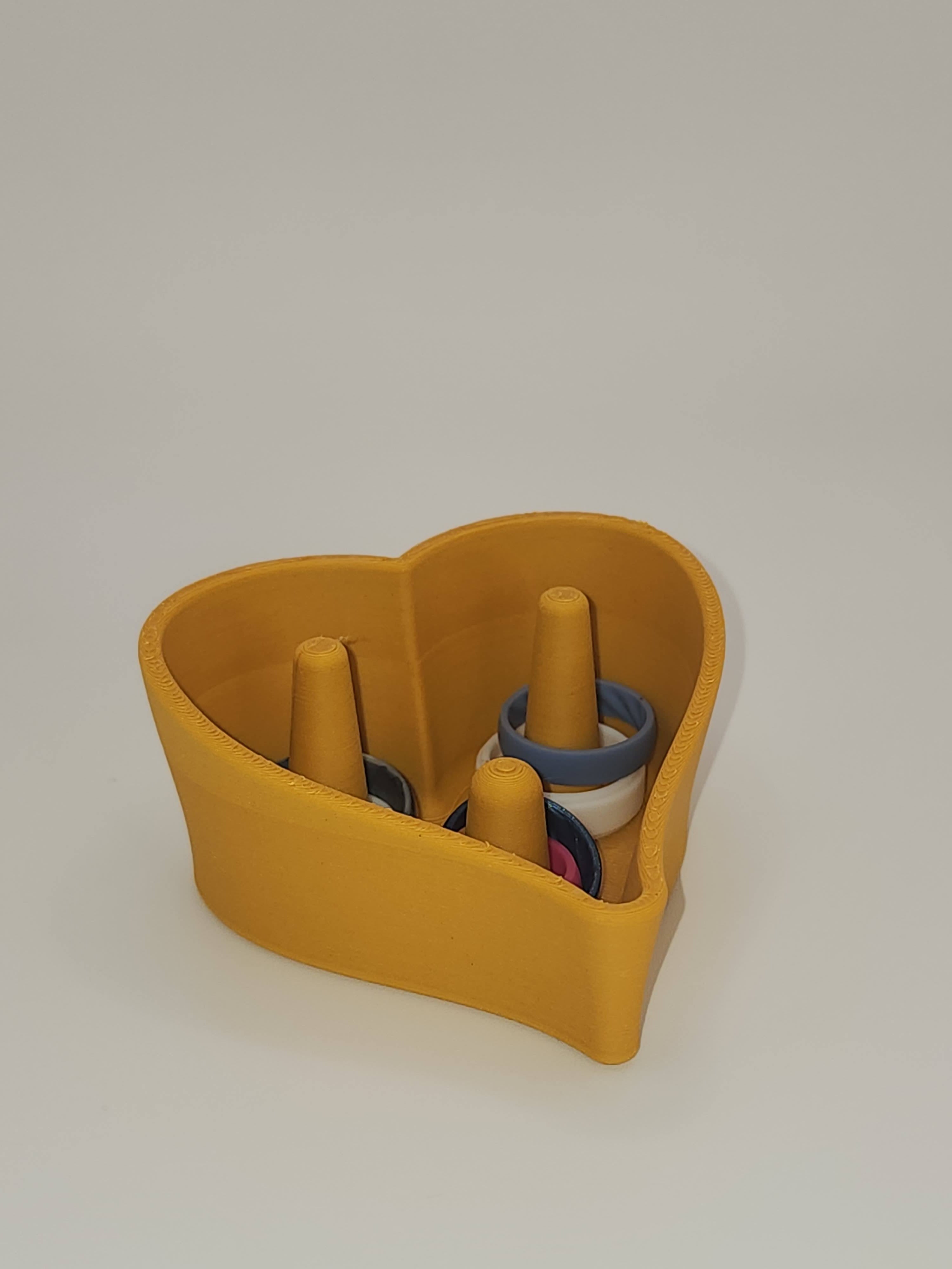 3 Ring Holder